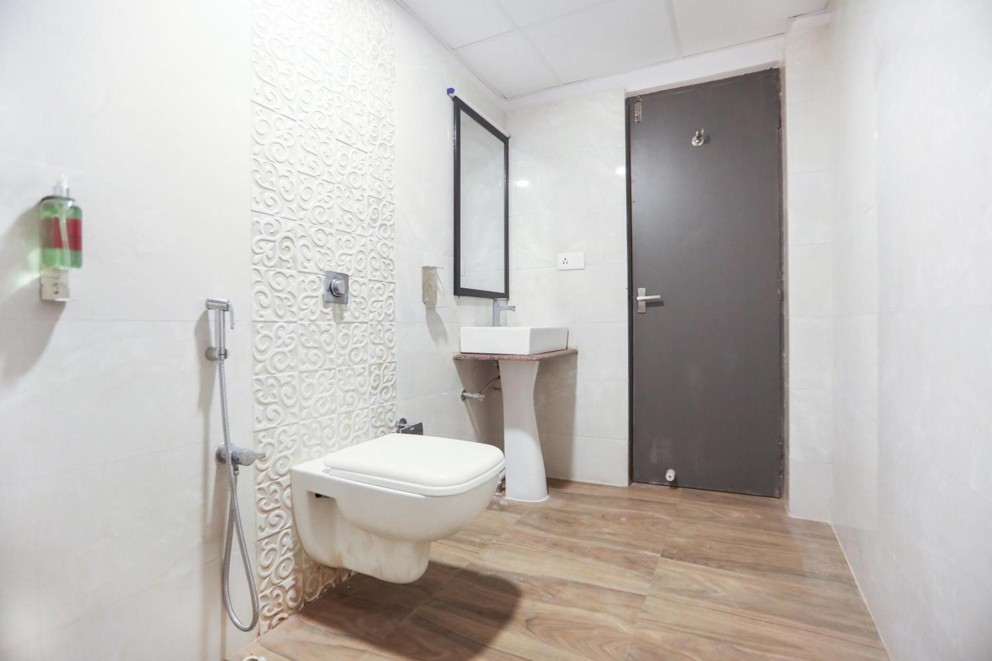Hotel Super Townhouse Suncitel Near Kolkata Airport à Dum Dum Extérieur photo